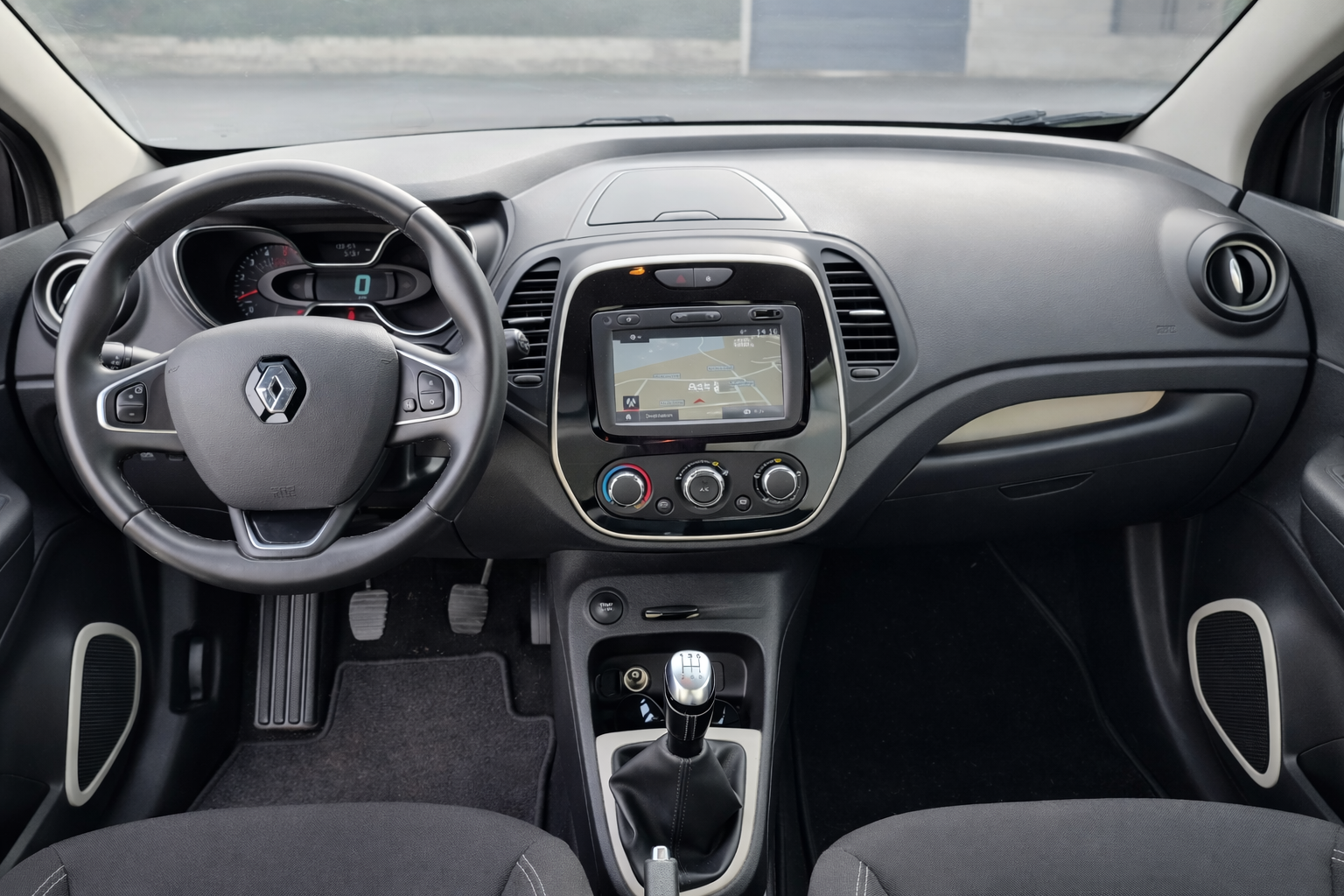 Renault Captur DCI 90 Energy Business  - Miniature 3