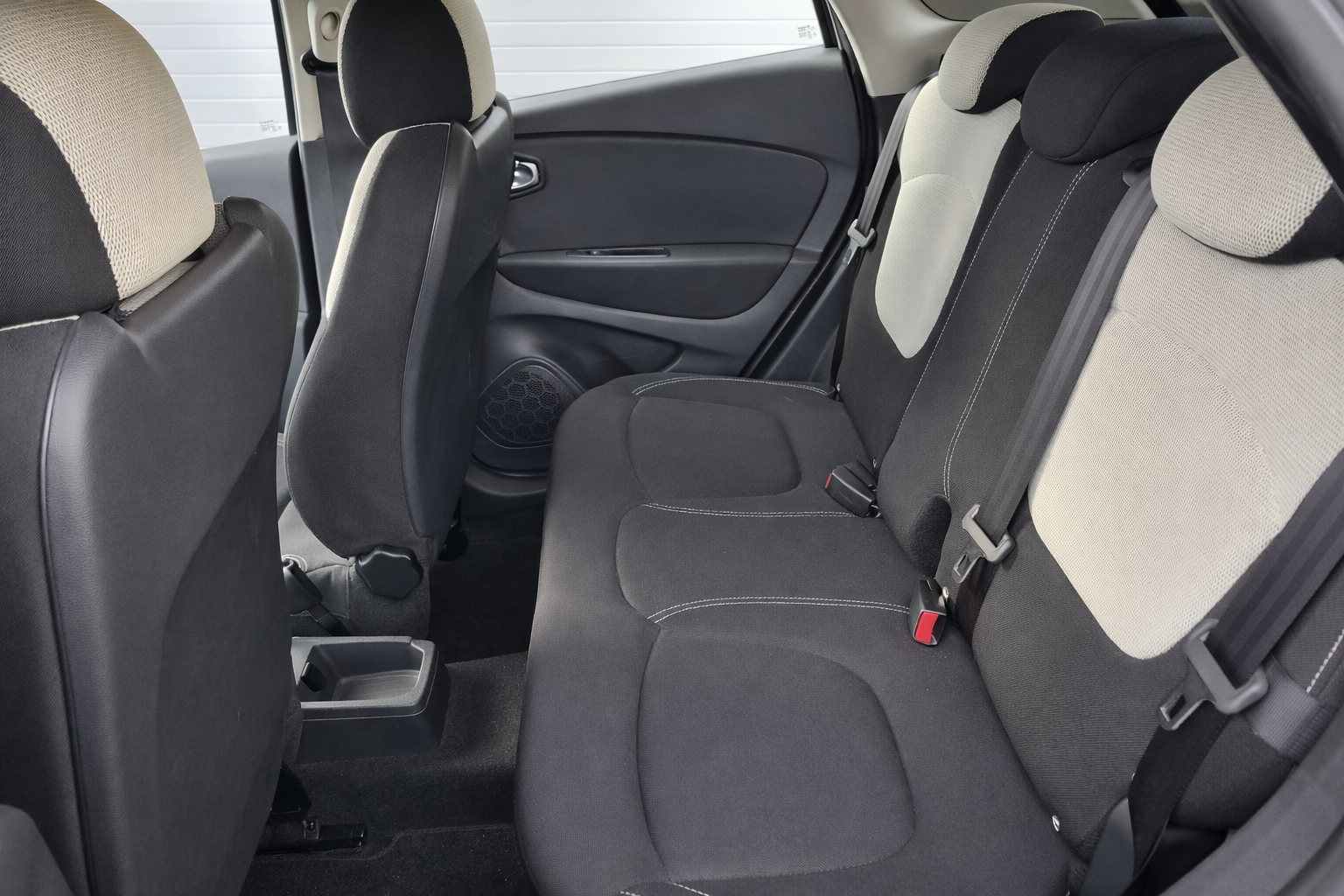 Renault Captur DCI 90 Energy Business  - Miniature 5