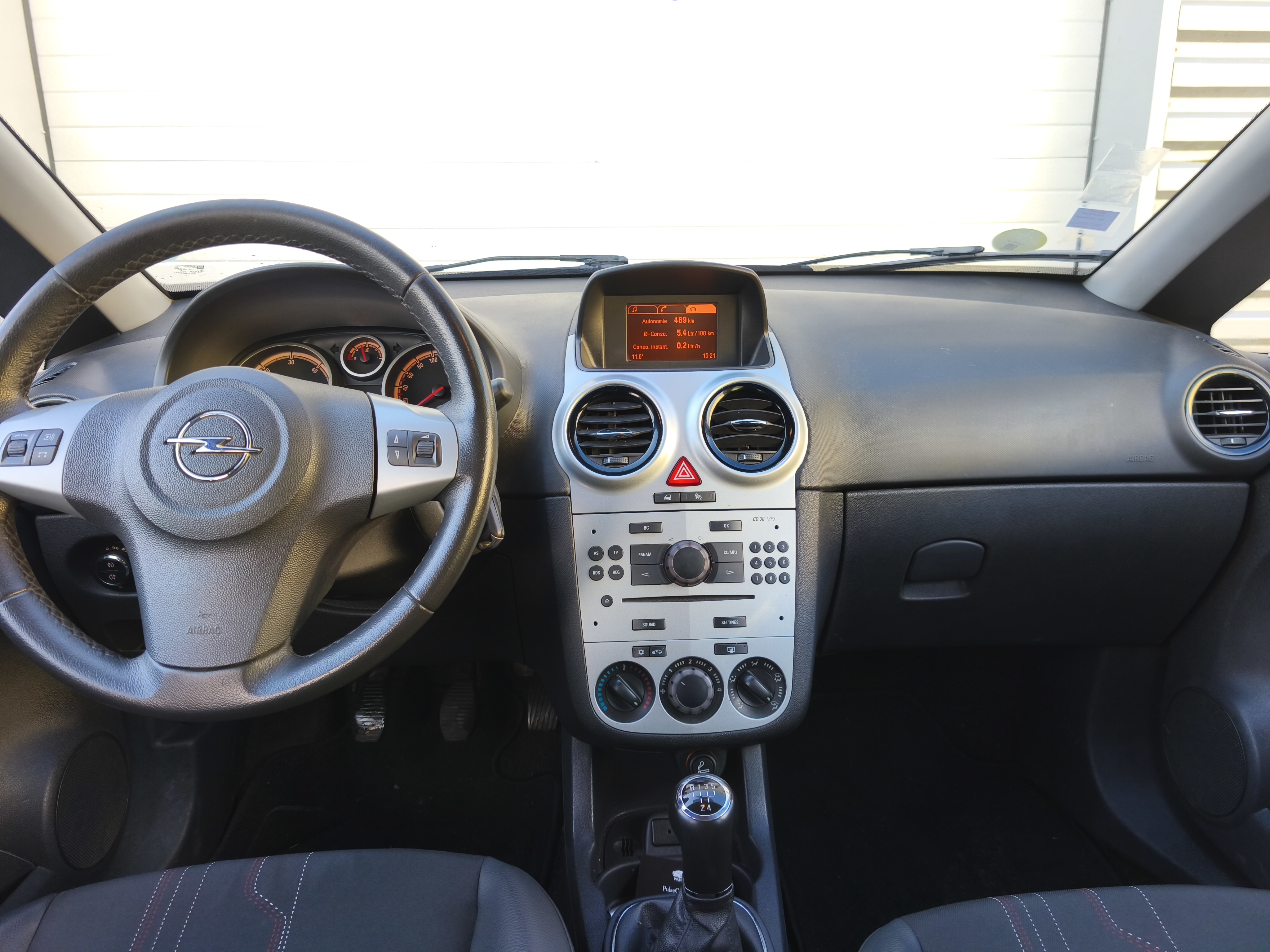 Opel Corsa D / 1.3 CDTI  - Miniature 4